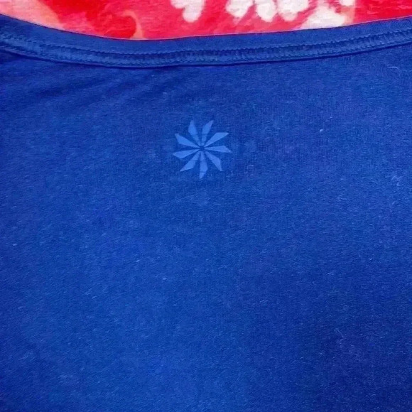 Athleta women’s pullover workout top with thumb holes crewneck size large navy - Picture 8 of 9